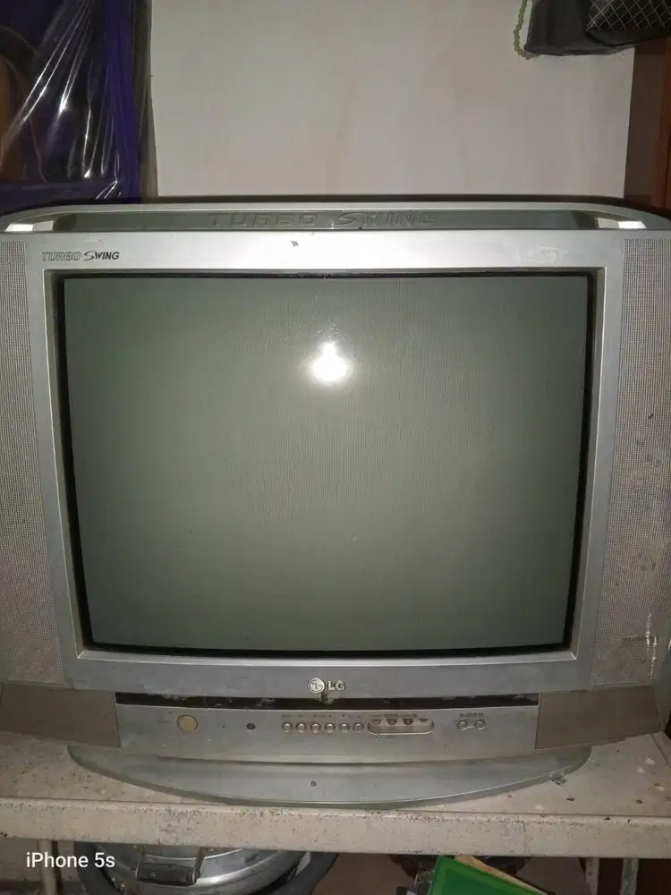 Televisi tabung 32 inch model LG