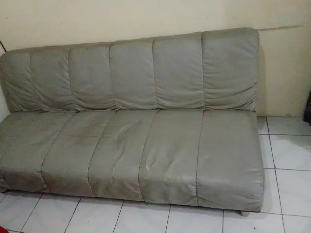 Sofabed abu-abu