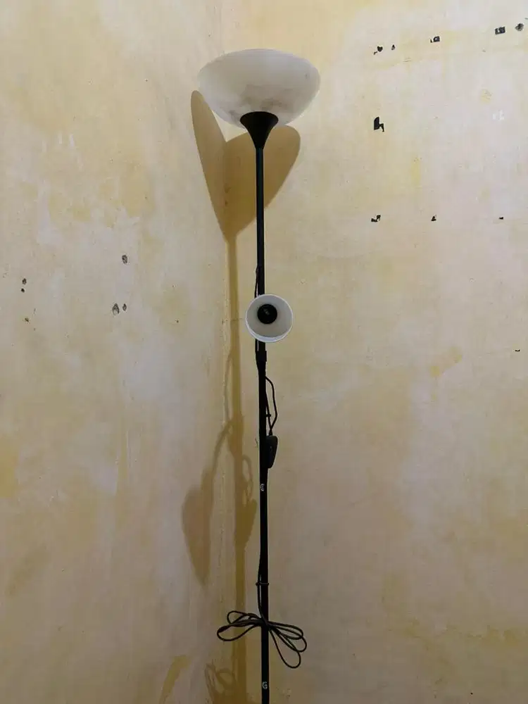 Lampu hias lantai