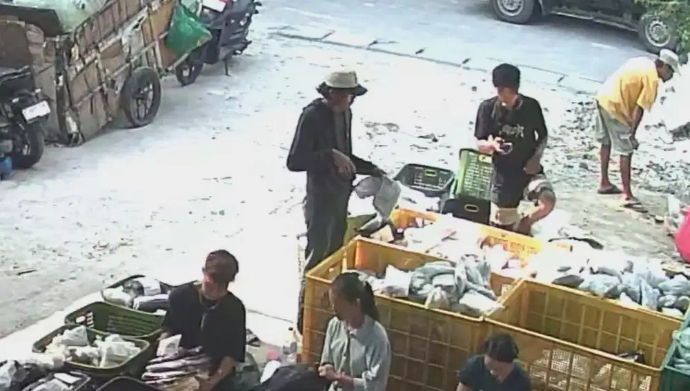 Open lowongan bagian Packing Pakaian online shop