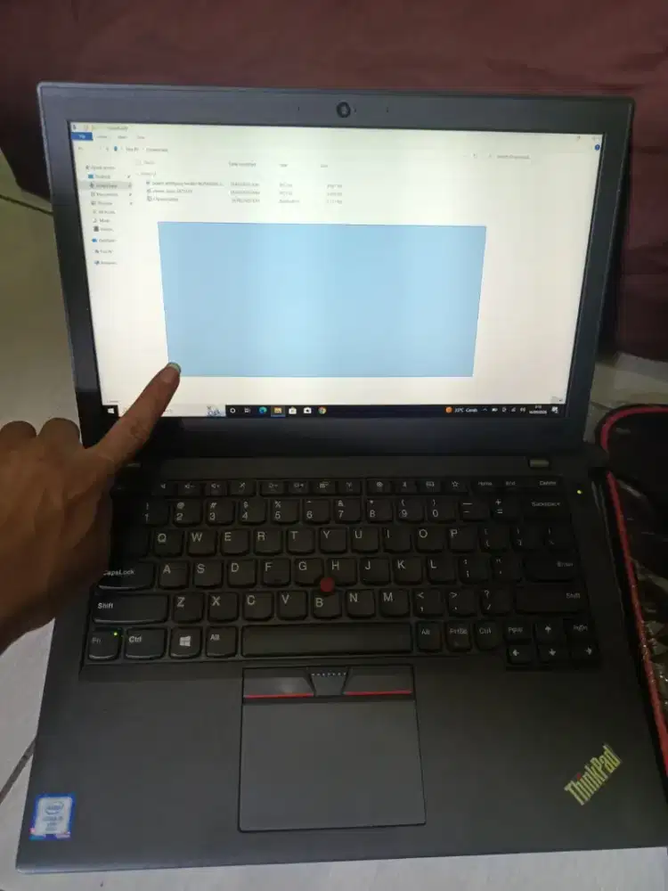 Lenovo x260 udah layar sentuh