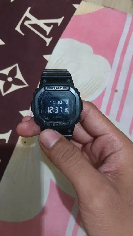 Jam Gshock DW5600BB Original Black Edition