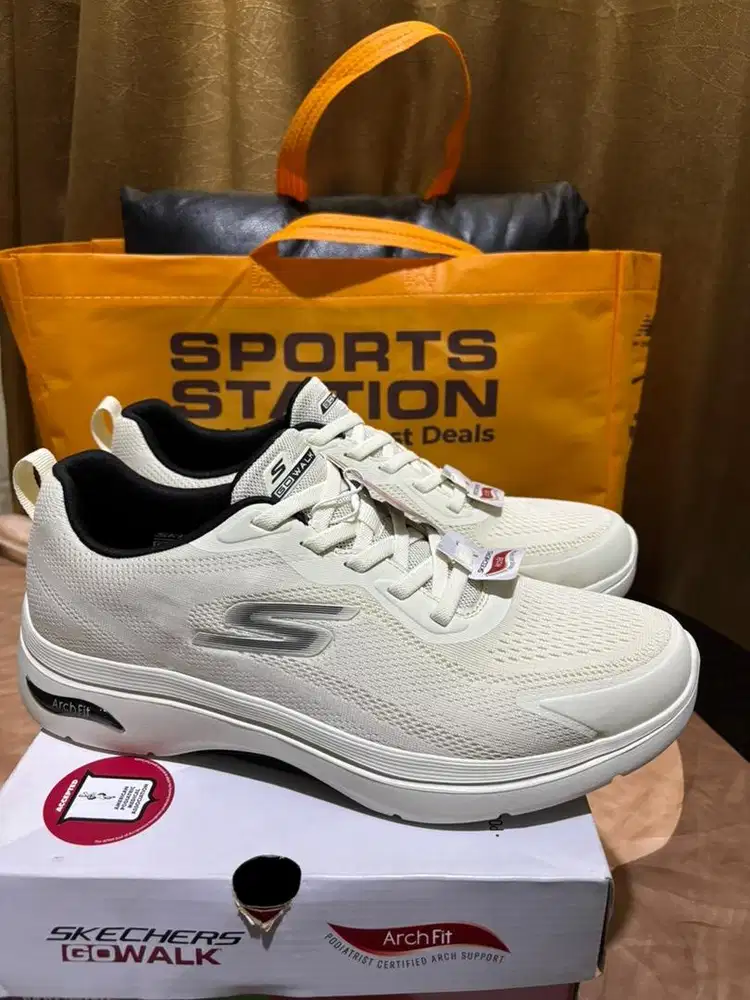 Sepatu skecher walking new