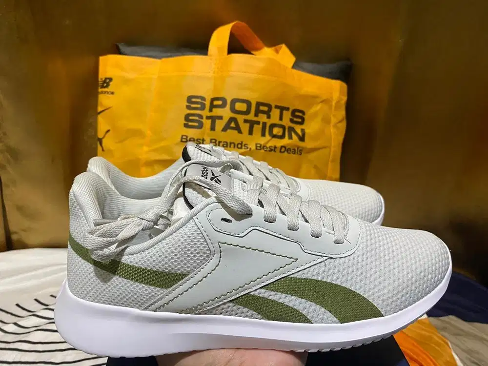Sepatu reebok running new