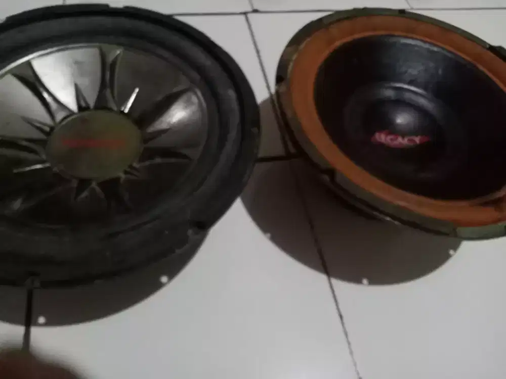 Jual. Speker 2 unit Legacy dan Navix  12 inc