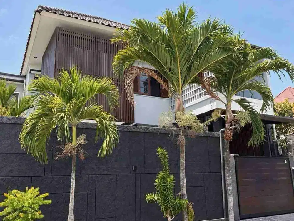 Rumah Modern 2 Lantai di Kawasan Gatsu Barat Denpasar