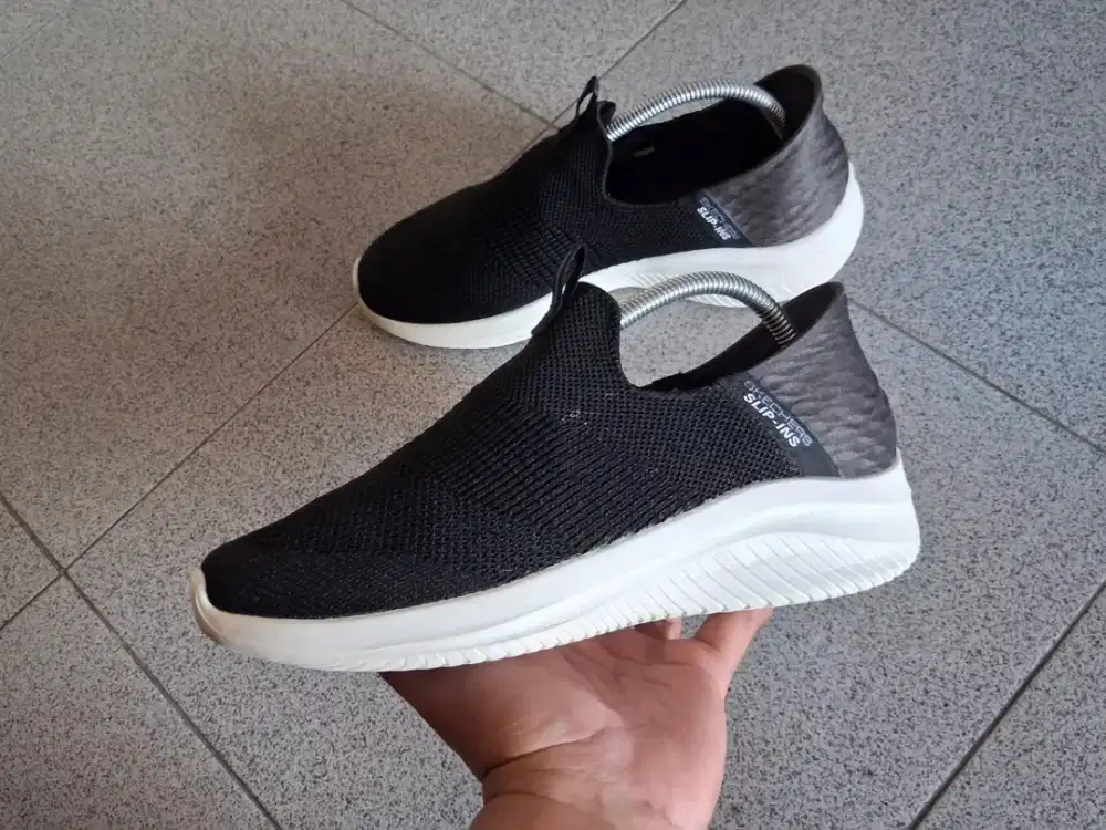 Skechers Slip Ins Ultra Flex 3.0 Original
Size 39 (ada adidas nike)