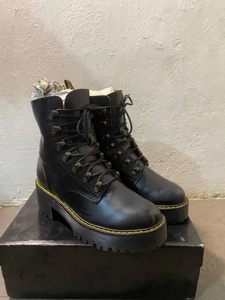 Docmart Leona Like New !!