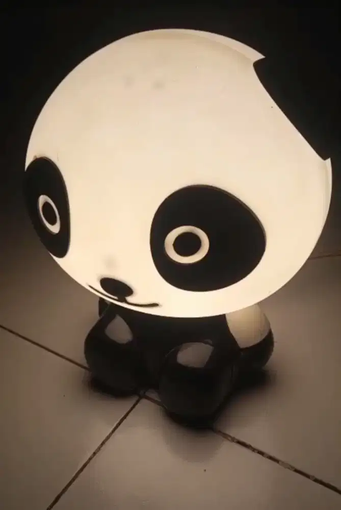 Lampu panda besar