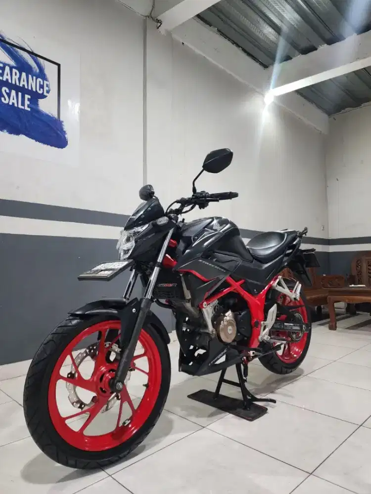 Di jual murah Honda CB150R