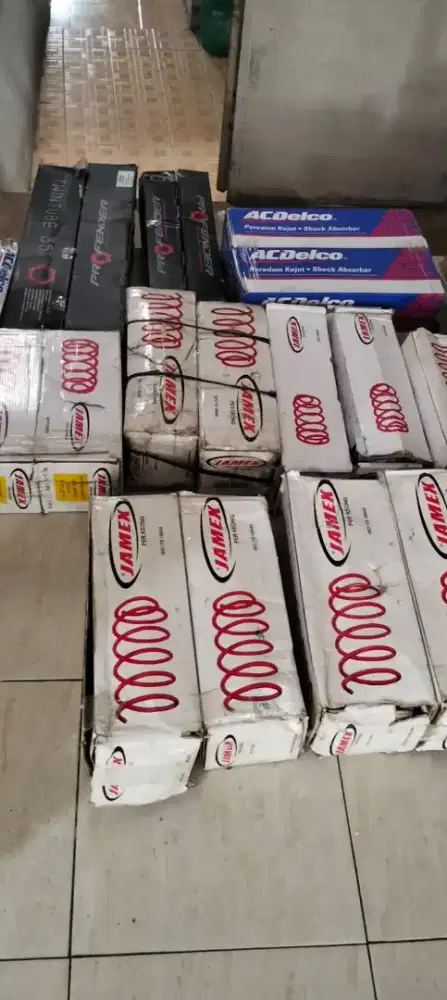 Paket
Shock breaker,Per keong,Buffer 
Pajero sport, Avanza