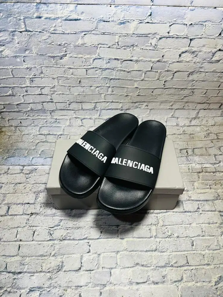 Sendal Balenciaga size 44