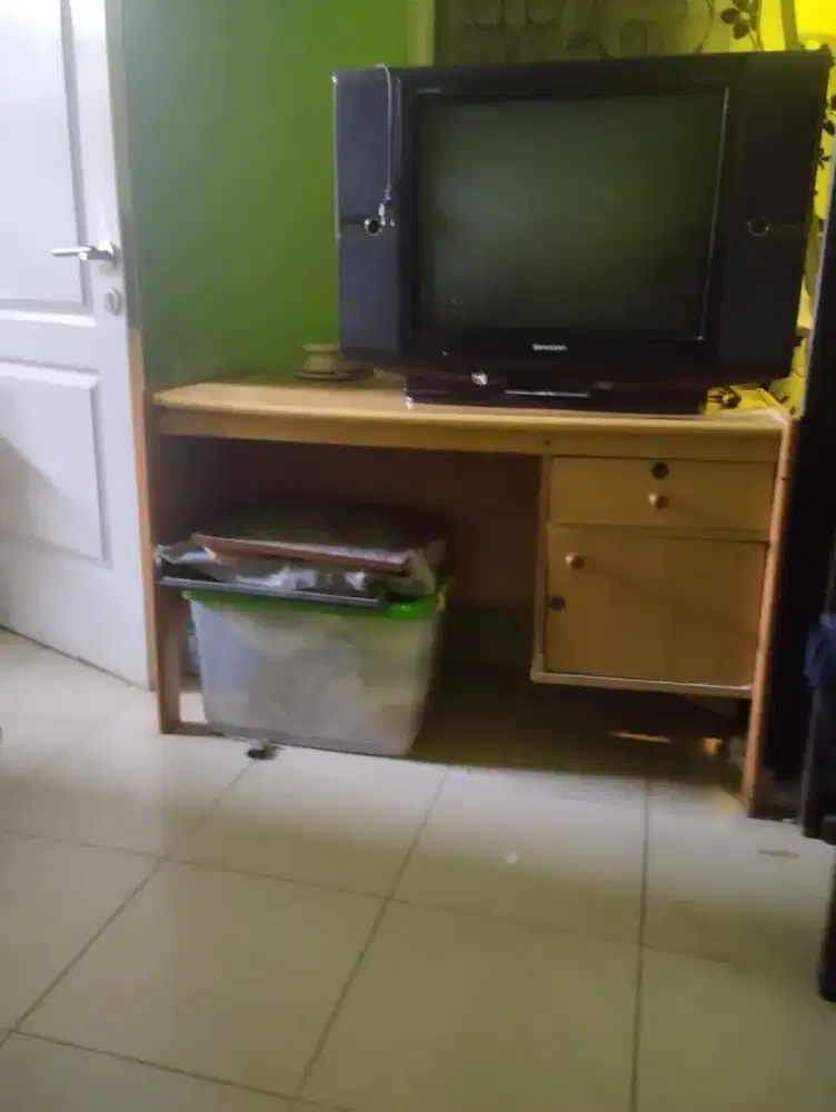 Meja belajar bekas - mulus