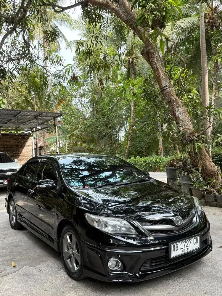 Corolla Altis 2.0 V TRD Look 2013 Pribadi