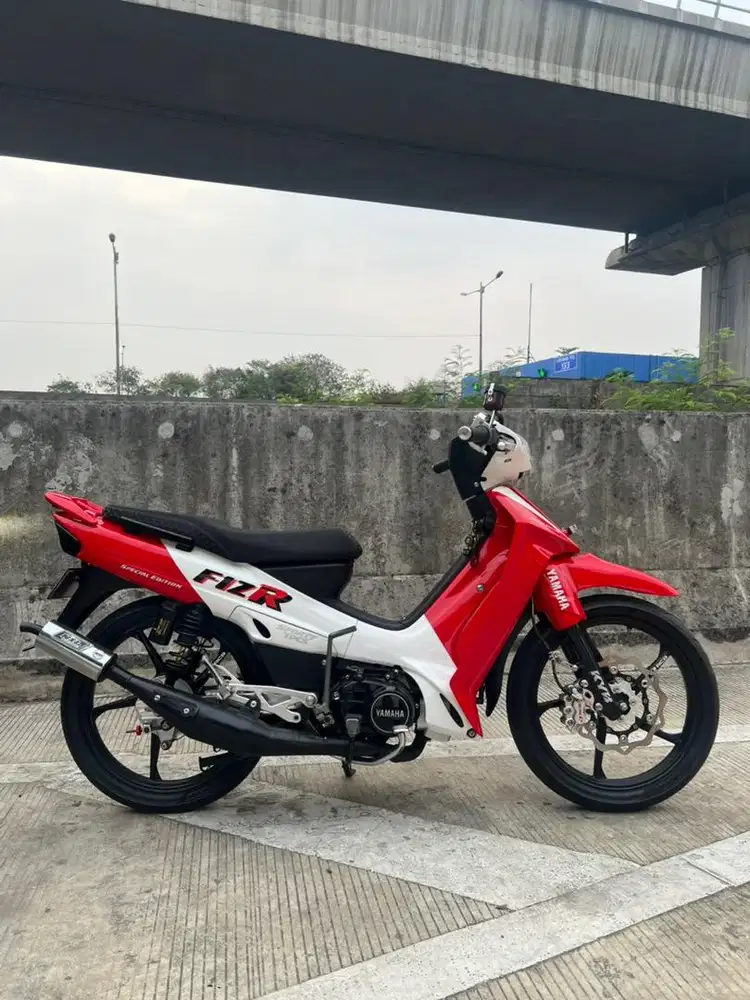 Yamaha F1ZR 2000