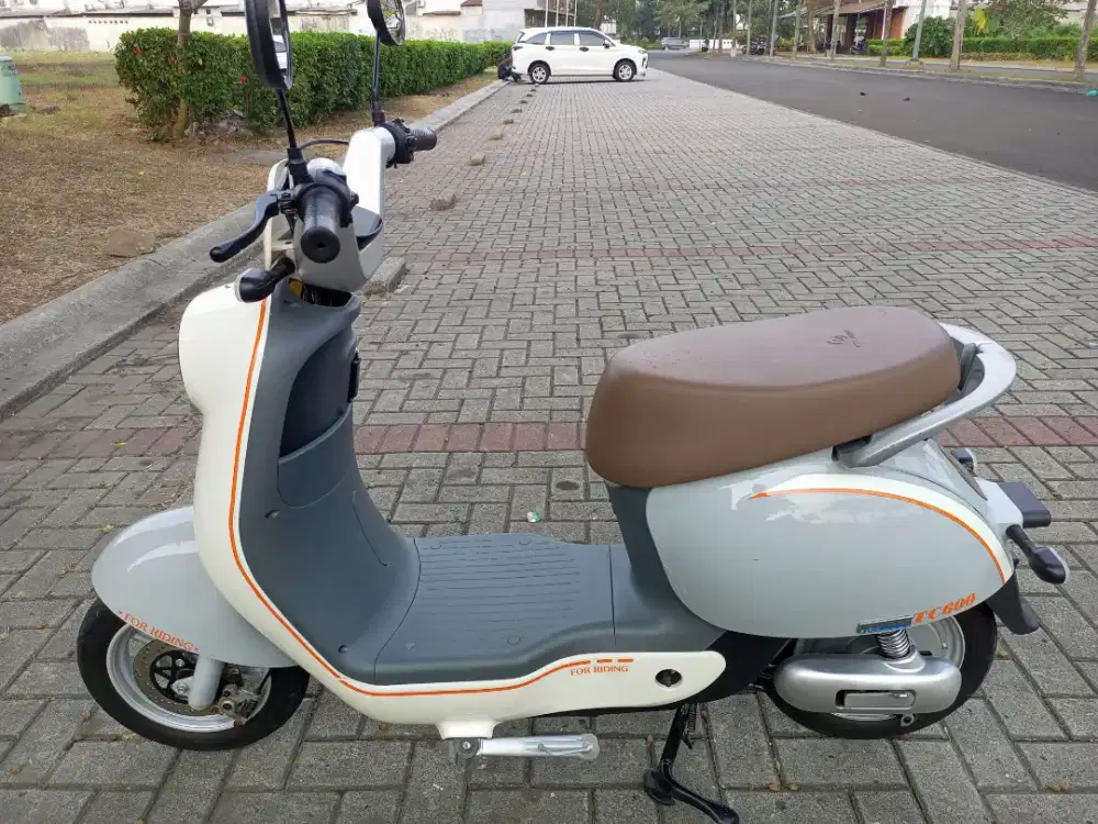 SEPEDA LISTRIK ION CUBE TC 600