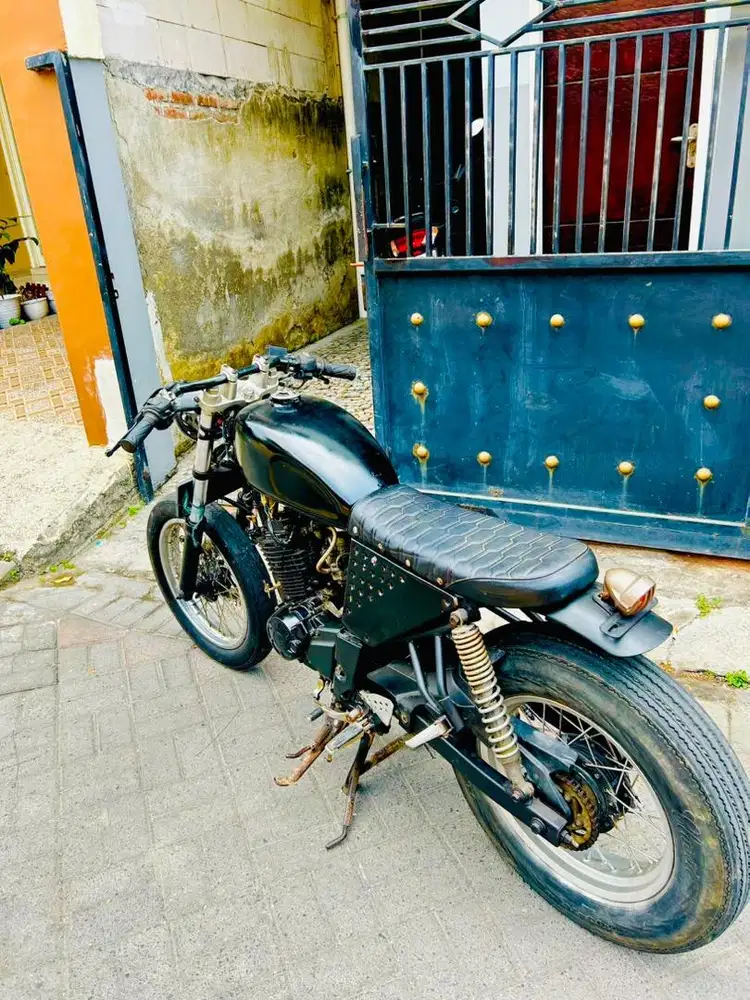 BRATCAFE CUSTOM BYSON 2012