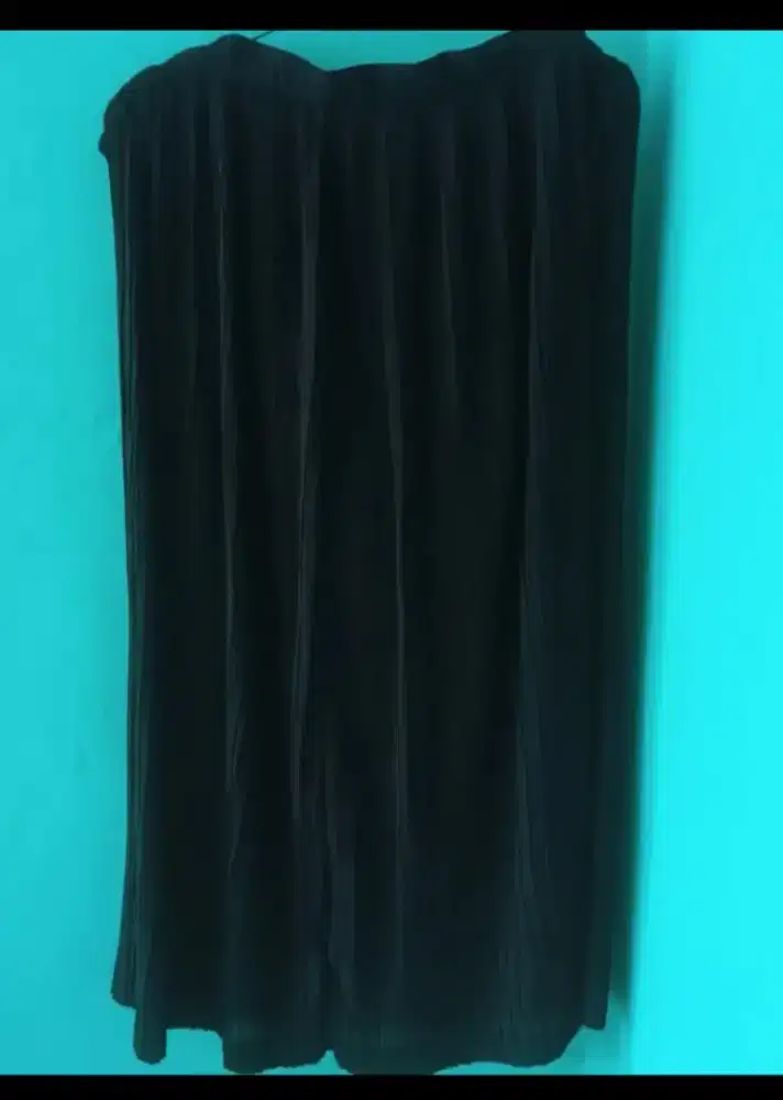 Rok Hitam Cantik