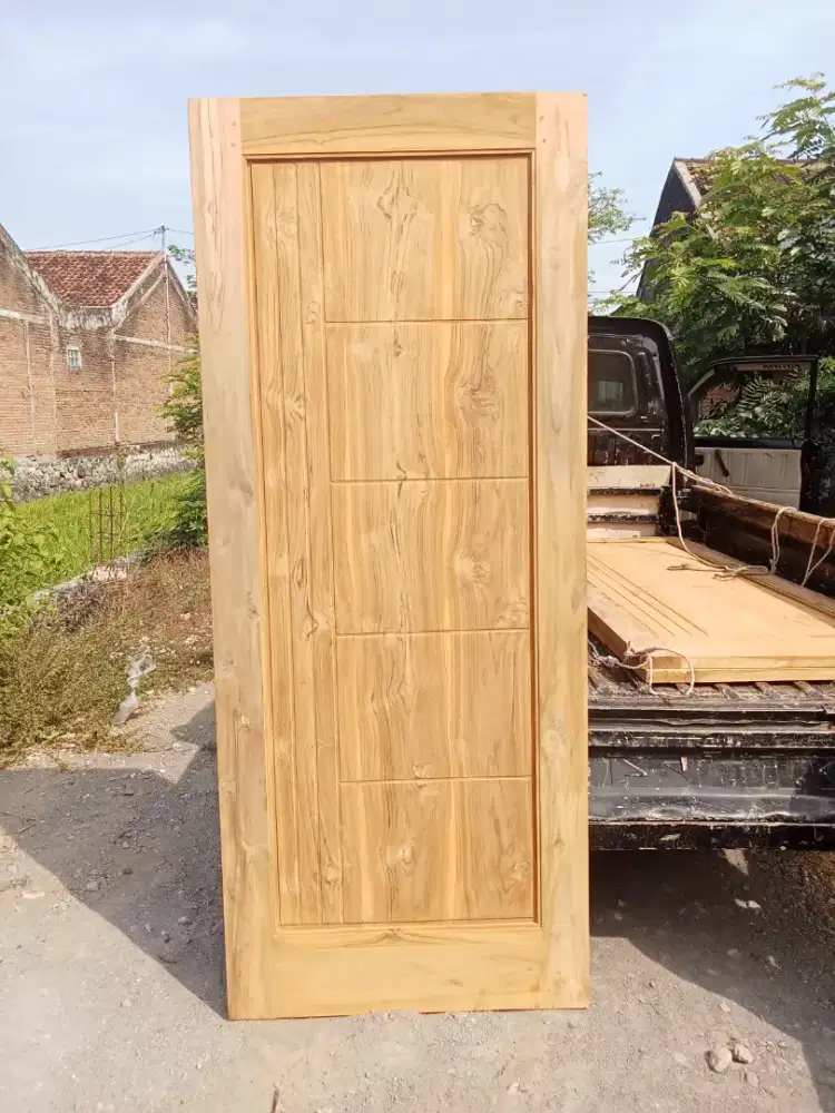 Pintu kayu jati kering