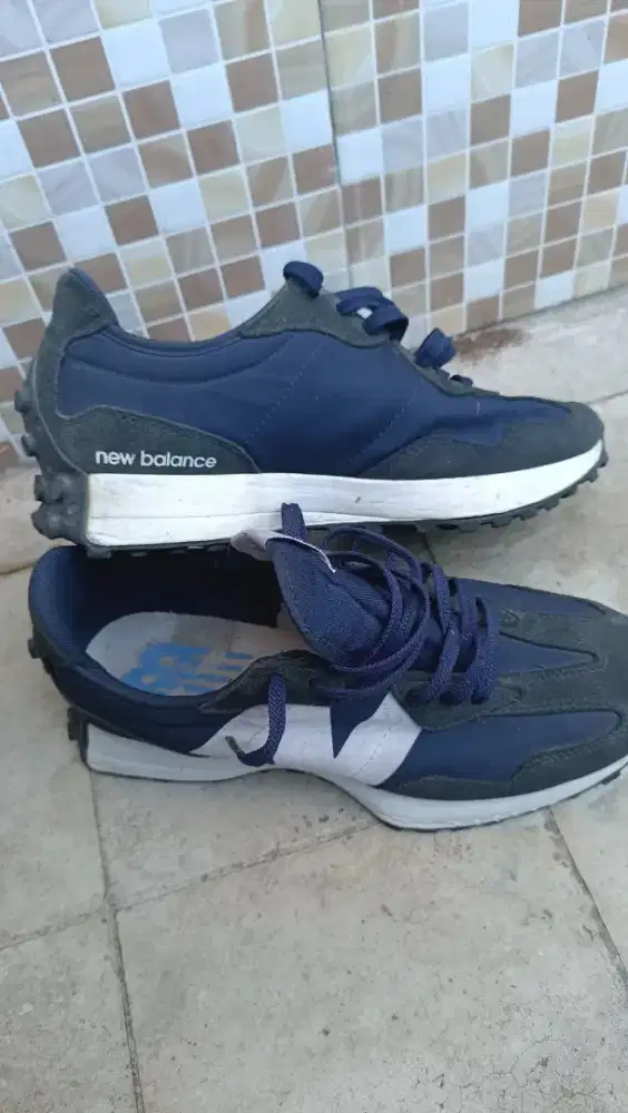 Sepatu NB 327 Navy Blue