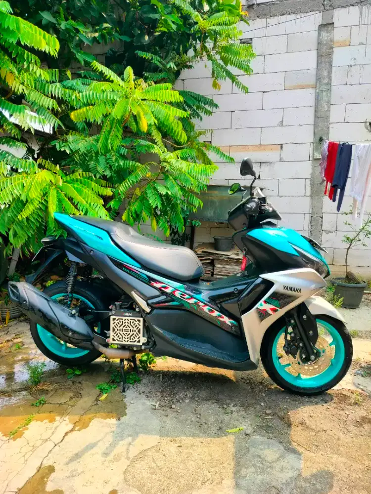 Aerox 155 hijau toska