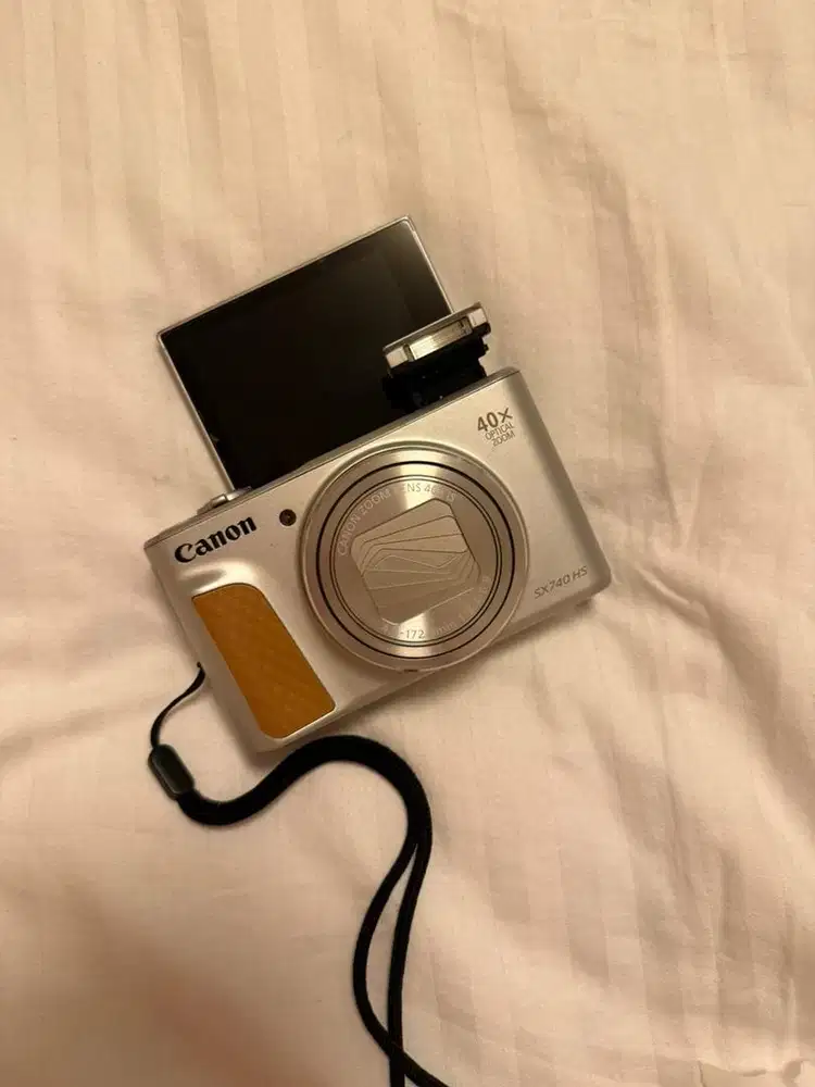 Camera Canon SX 740