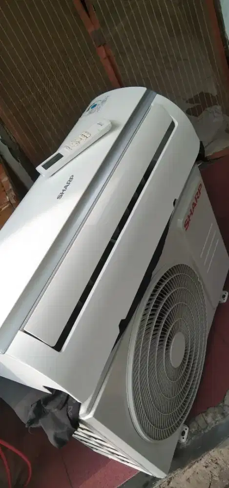 D jual ac Sharp 1/2 pk r32 sama pasang