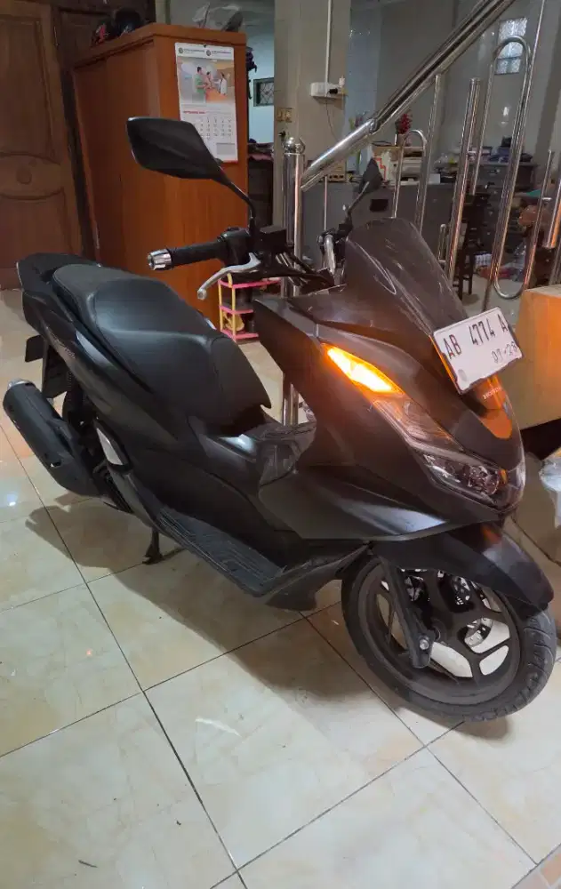 Pcx 160 abs keyless hitam doff 2023 mulus  gbm gandu_baru_motor