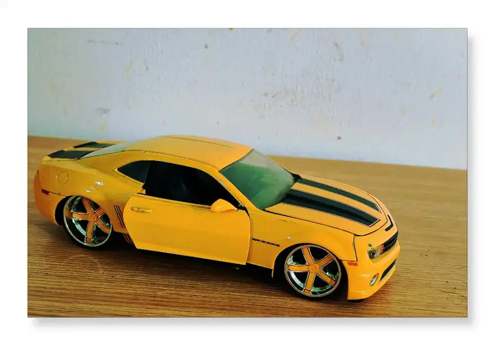 diecast Chevrolet Camaro SS 2010 skala 1:24