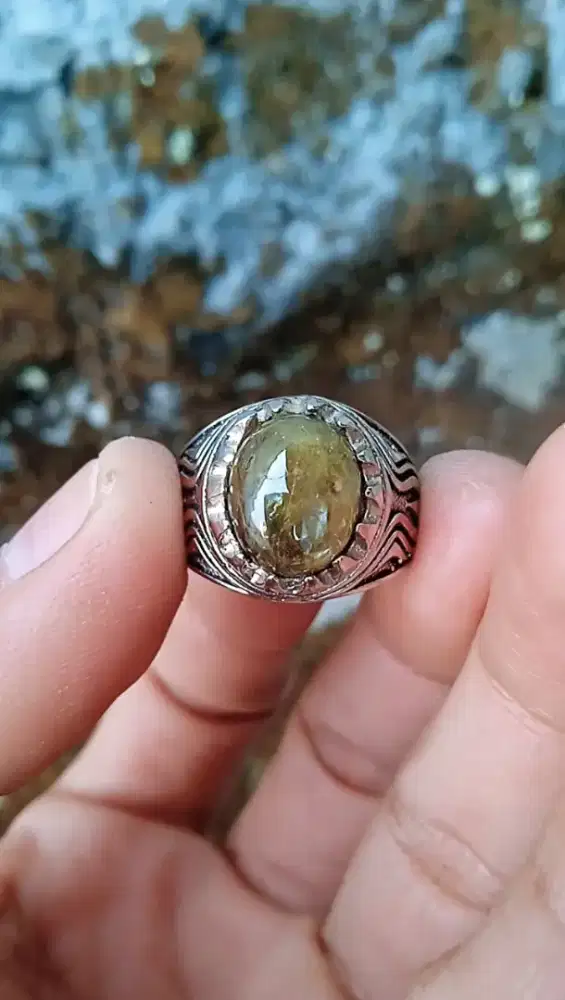 GREEN SAFIR NATURAL