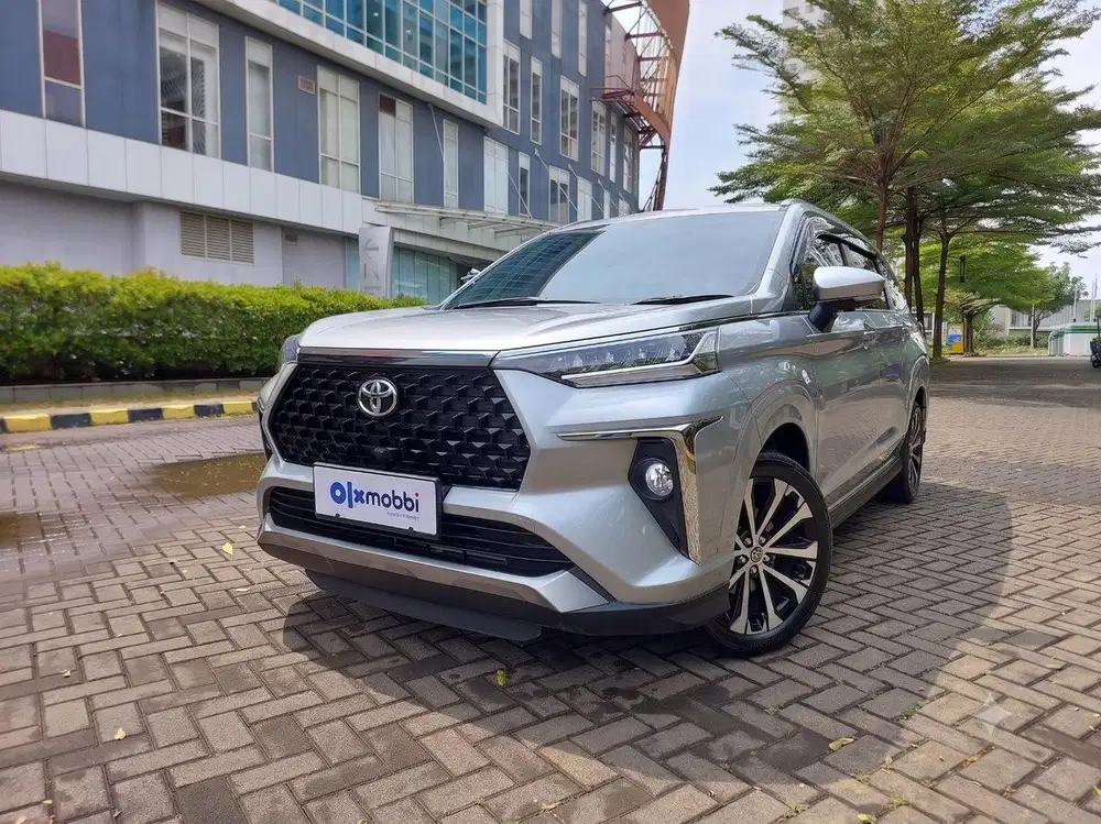 TDP RENDAH - Toyota Avanza 1.5 New Veloz Q Bensin-AT 2022 Silver CPOSB