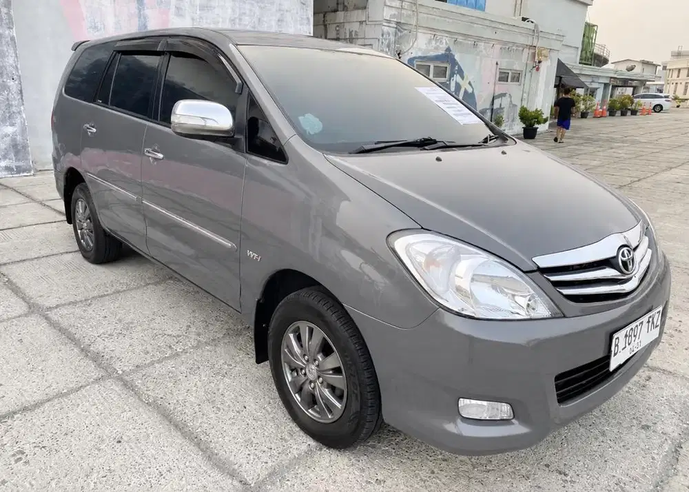 Toyota Innova V LUXURY 2.0 Manual istimewa 2011 TDP 28 jt Captain Seat