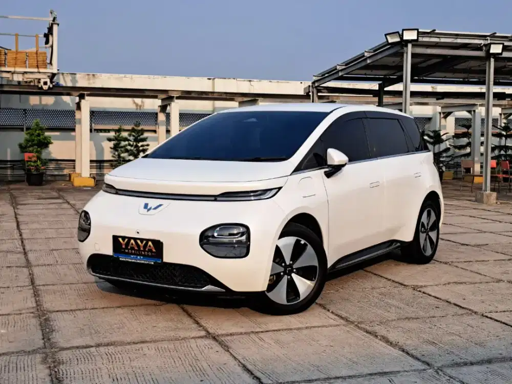 Wuling Cloud EV Pro At 2024 Listrik Putih