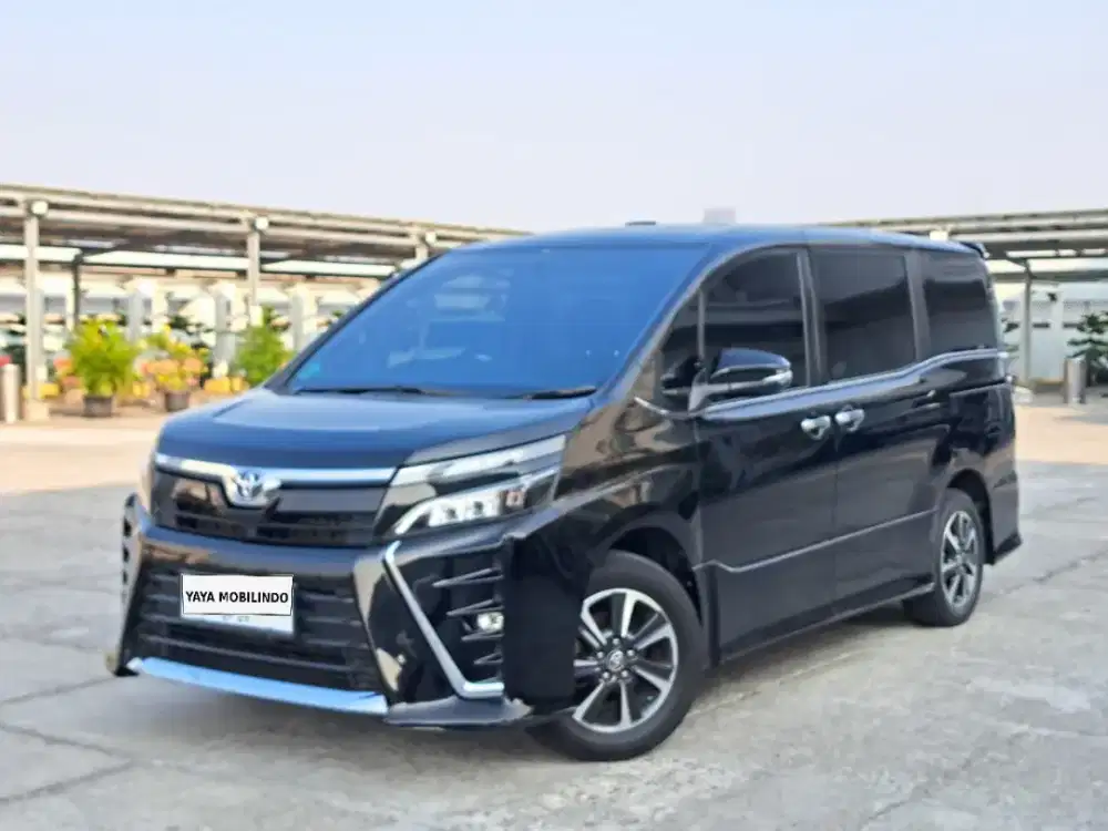 DP 19Jt Toyota Voxy 2.0 At Matic Automatic 2019 Hitam