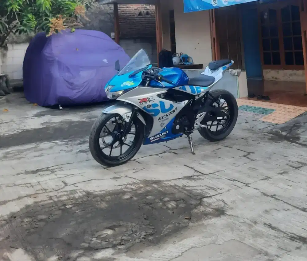 Gsx r150 biru 2017
