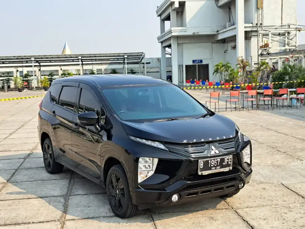DP 15 JT Mitsubishi Xpander Sport Black Edition Rock Ford 2021 Hitam