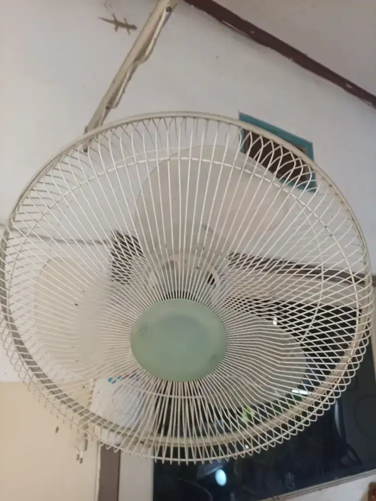 Kipas Angin di dinding Maspion 16 inch normal kuenceng