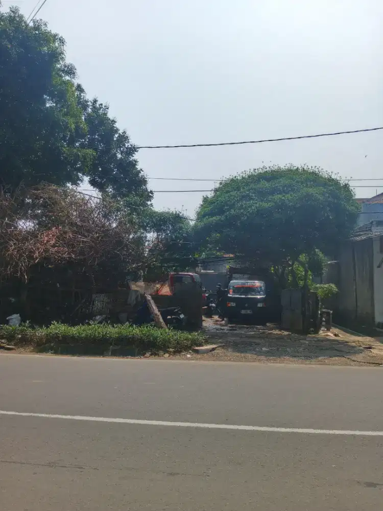 Dijual Tanah letak strategis jl Raya.