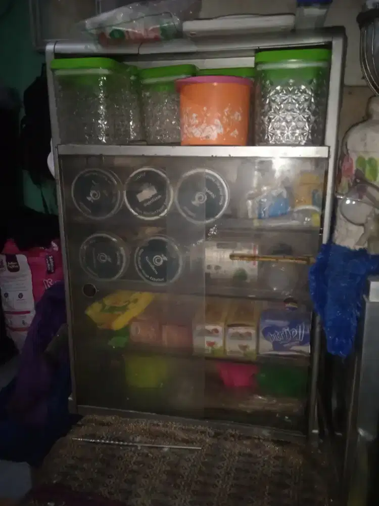 2 Etalase bekas dijual