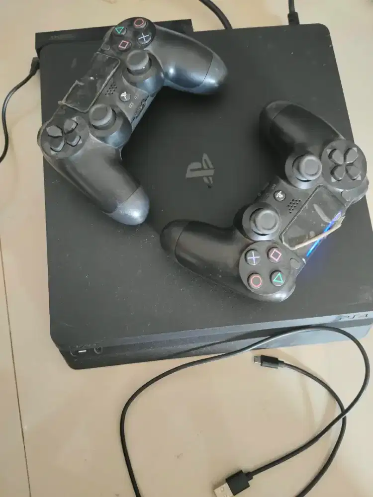 Di cari yg mau jual PS 4/ps4 1tb/500gb boleh tawari saya beli langsung