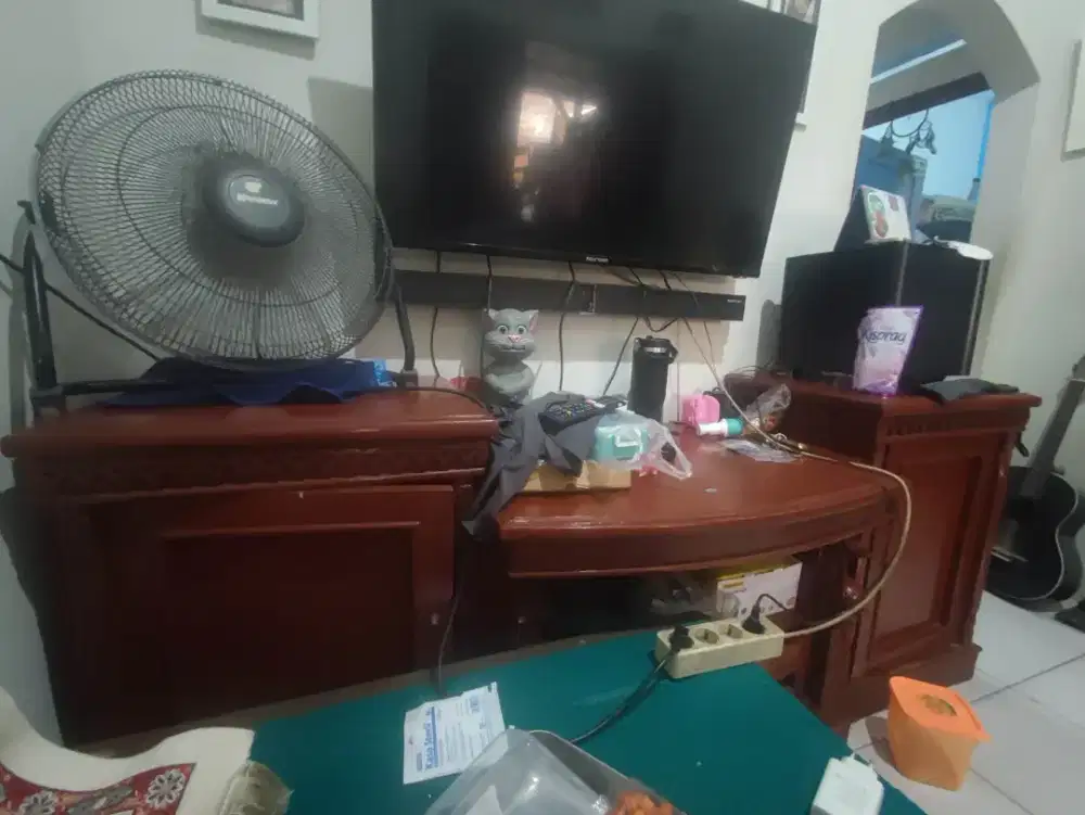 Meja nya aja ya