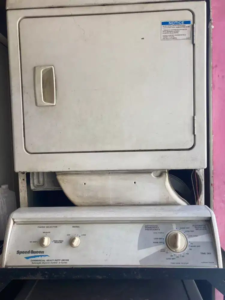 Mesin pengering dryer speed queen