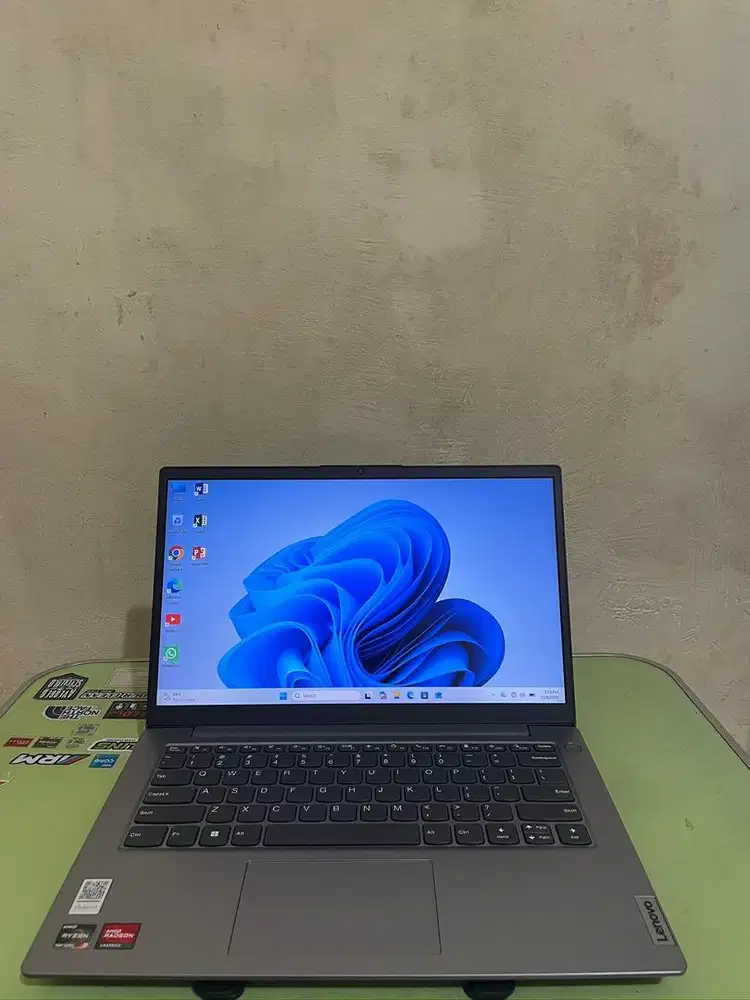 Laptop Lenovo V14 G4 AMN Ryzen 3 7000 Series Ram 8GB SSD 256Gb