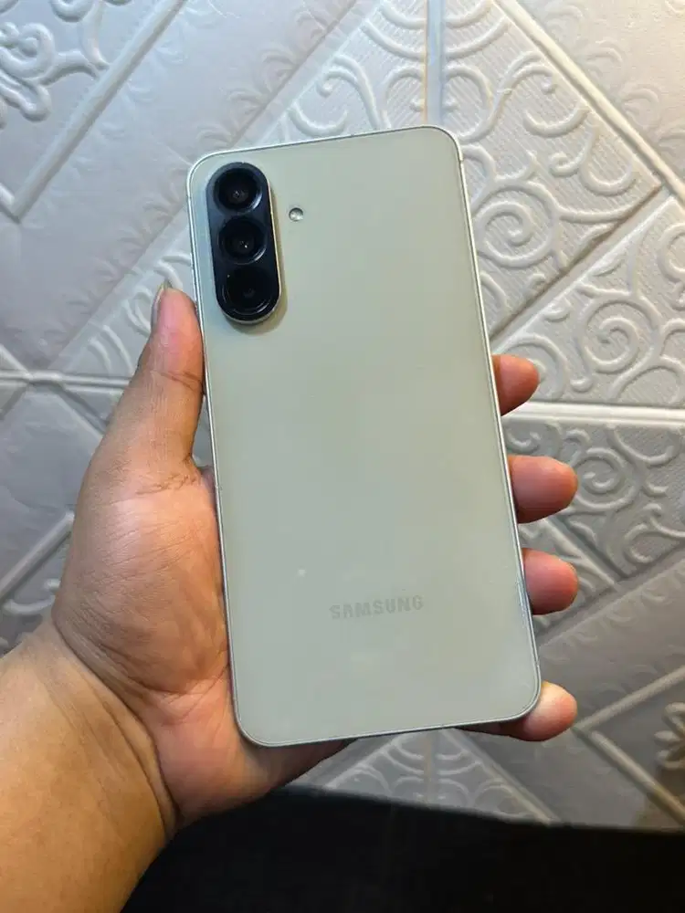 Galaxy A56 5G 8/256 Unit + Charger