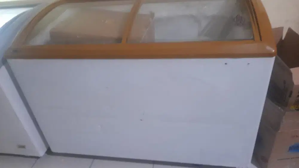 Dijual freezer 650ml