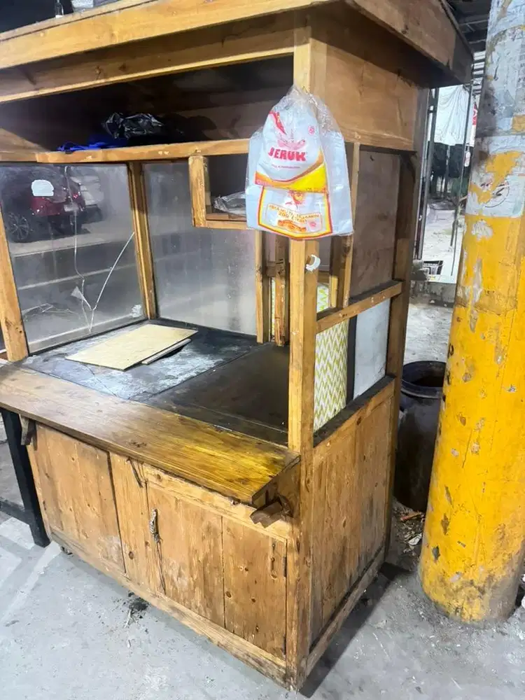 Gerobak jualan bisa untuk mie ayam atau jualan apapun