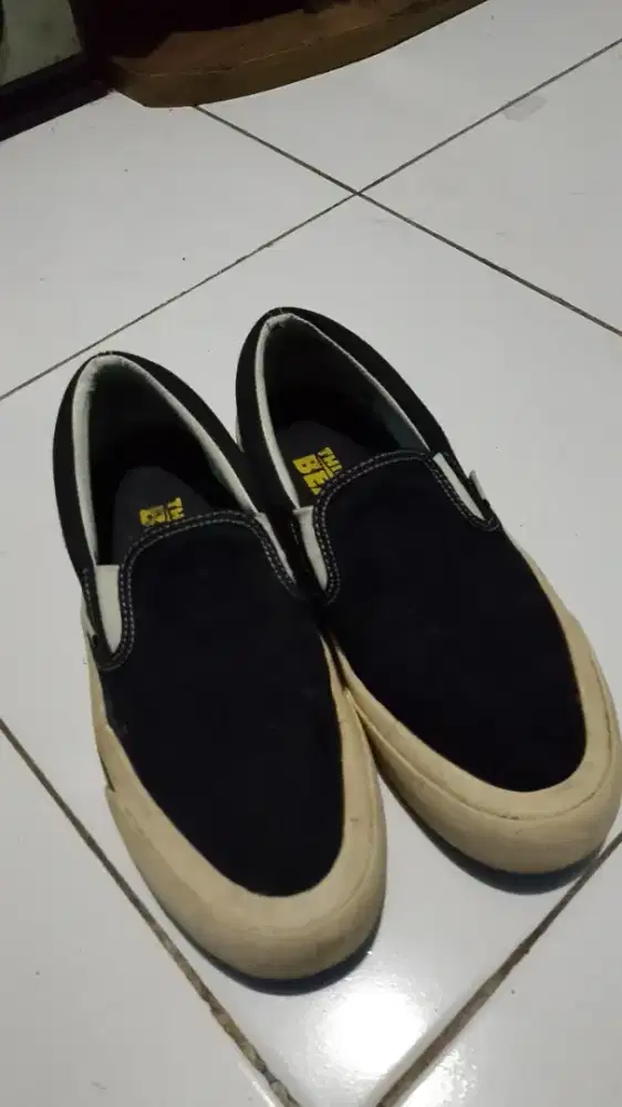 SEPATU SLIP ONNNNNNN