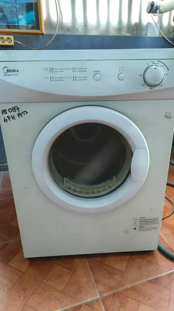 Bismillah dijual mesin pengering pakaian merk midea second..