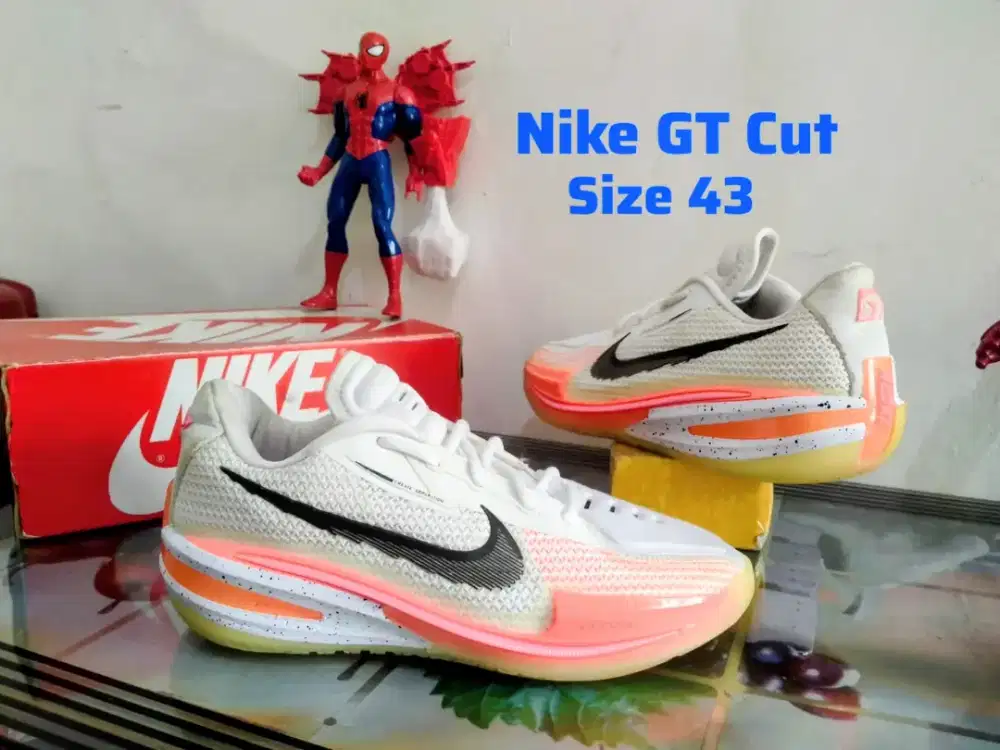 Sepatu Basket Volly Badminton Nike GT CUT 1