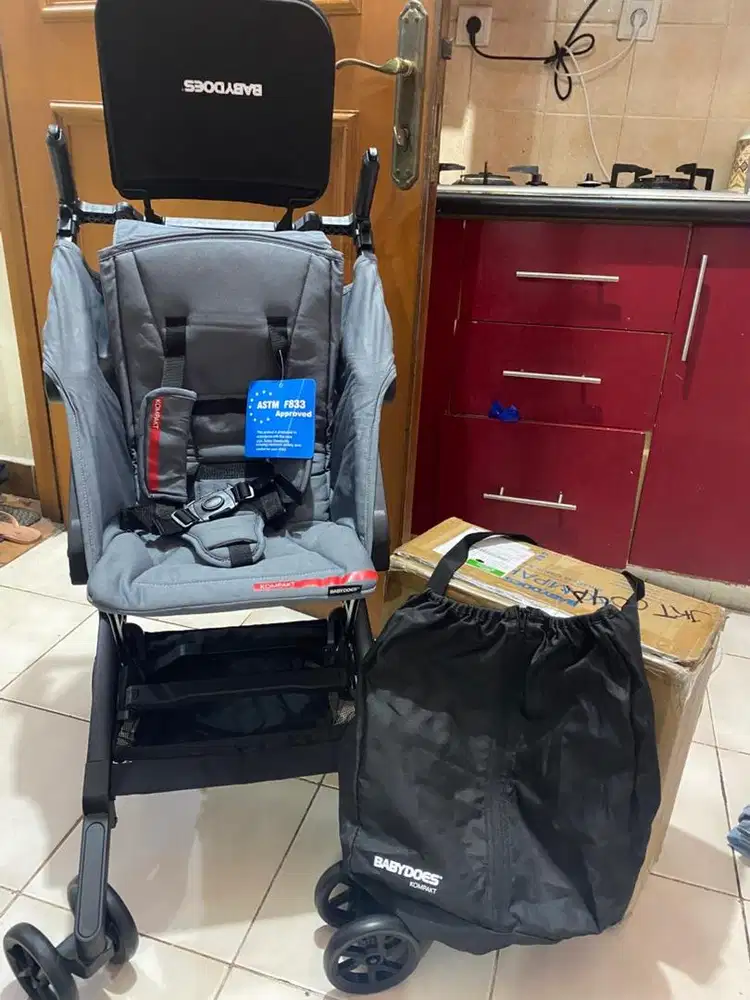 Stroller BABYDOES Kompakt / Stroller Cabin Size